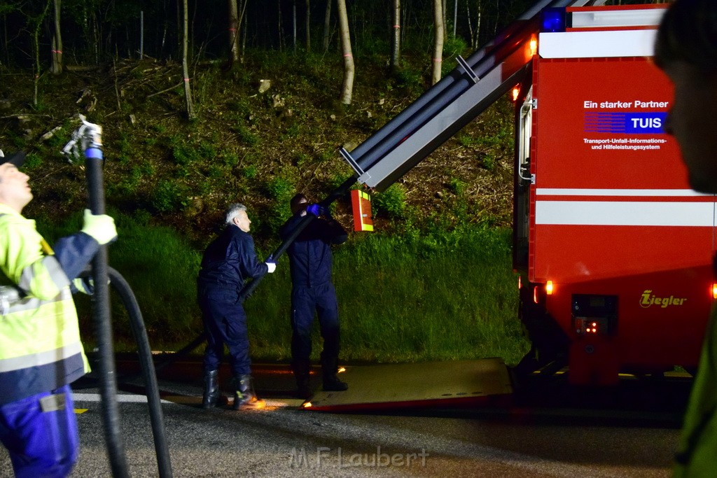 VU Gefahrgut LKW umgestuerzt A 4 Rich Koeln Hoehe AS Gummersbach P708.JPG - Miklos Laubert